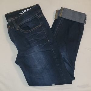 Distressed Gap Cropped Jean